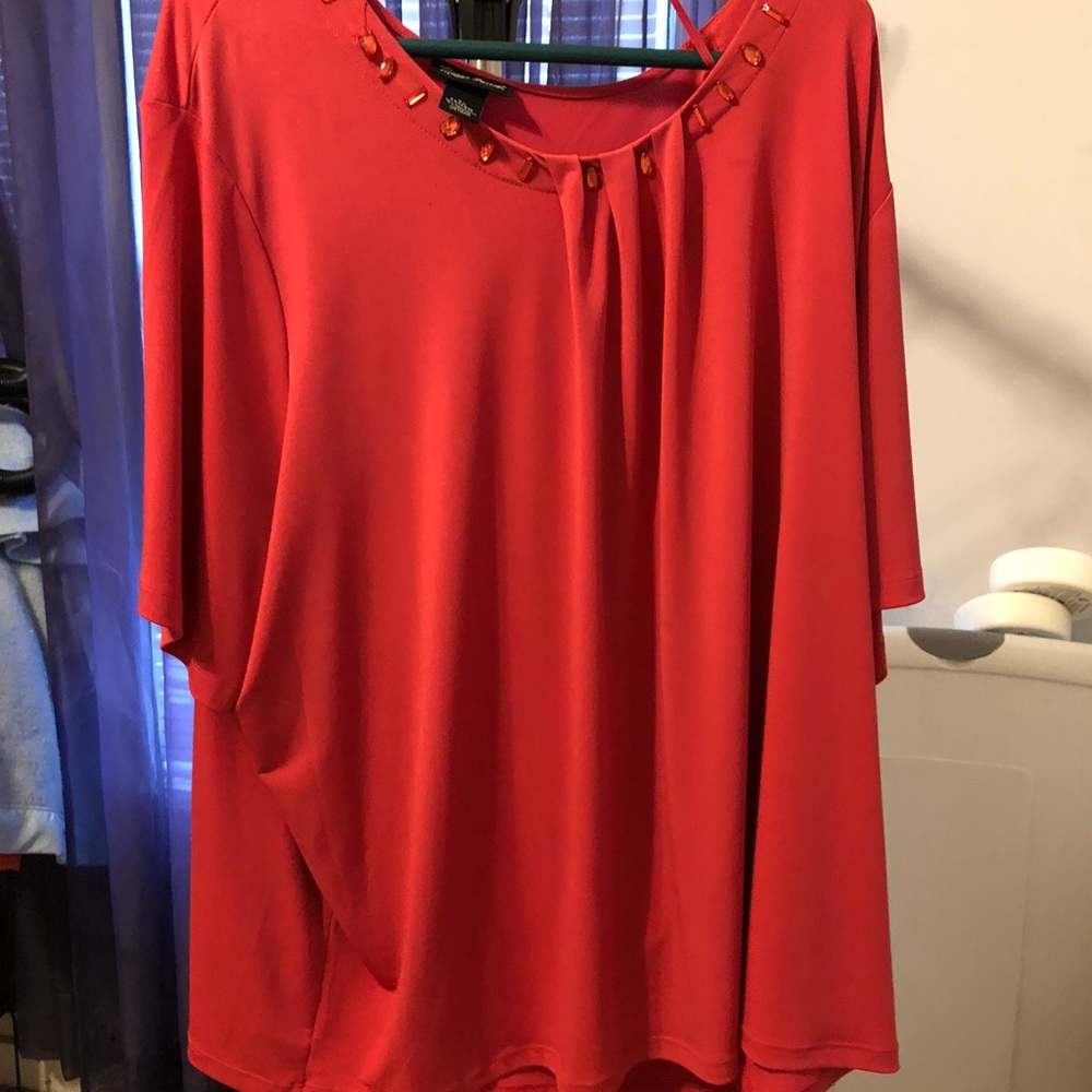 Maggie Barnes top